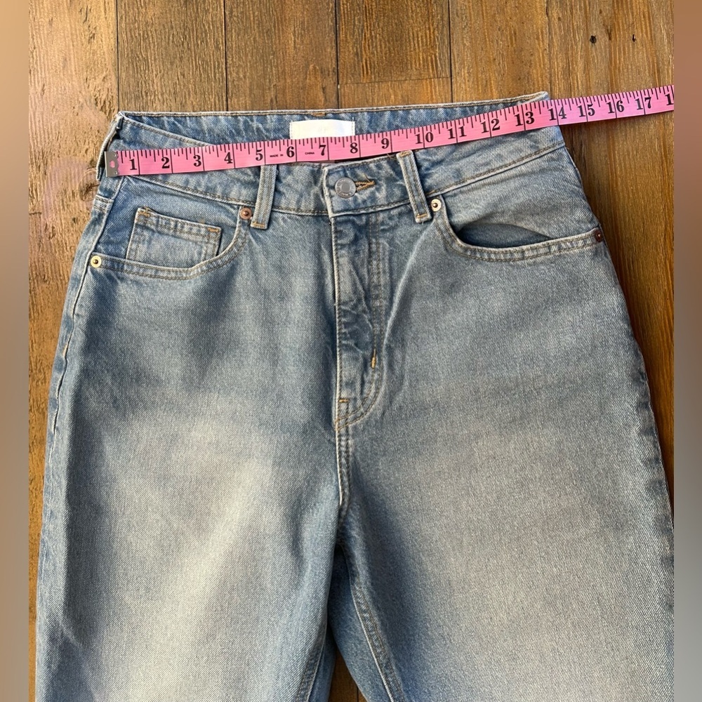 H&M Classic Blue Denim Jeans Straight Leg Light wash Light Tapered High Wasted - Picture 8 of 10